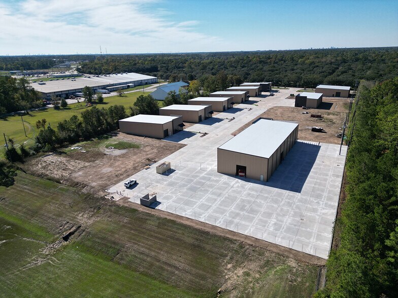 More Photos Of 2831 S Houston Ave, Humble Warehouse For Sale