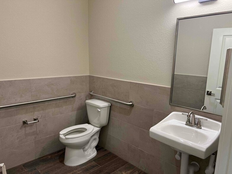 More Photos Of 2951 FM 1460, Georgetown Office For Sale