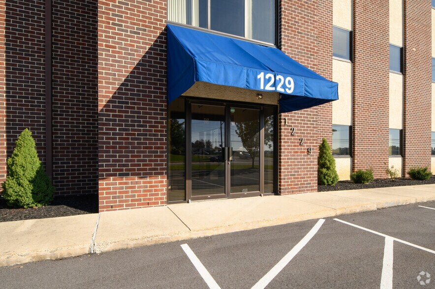 More Photos Of 1229 W Lincoln Hwy, Coatesville Office For Lease