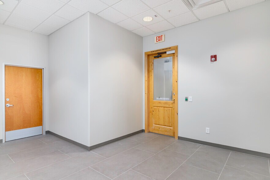 More Photos Of 10575 N 114th St, Scottsdale Office For Sale
