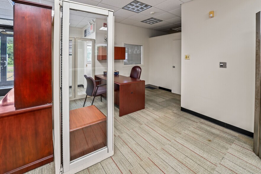 More Photos Of 903 Boulevard Route 50, Mays Landing Bank For Sale