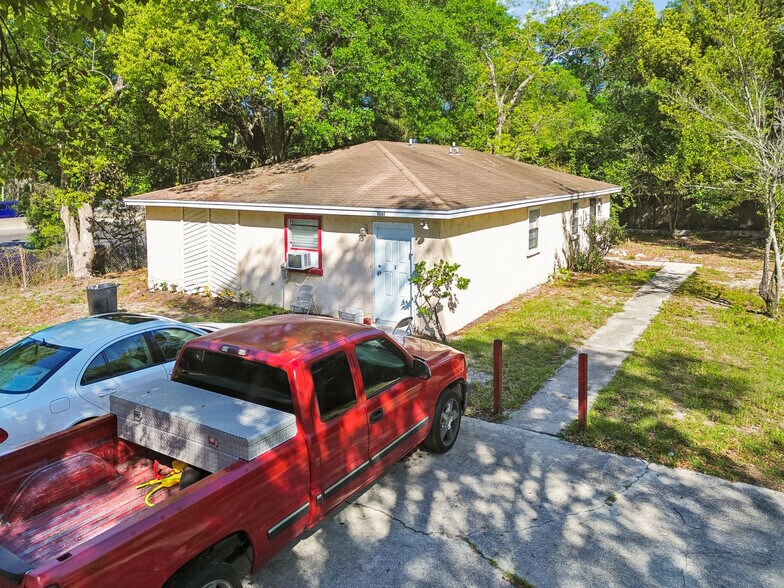 More Photos Of 1061 Alderside St, Jacksonville Multifamily For Sale