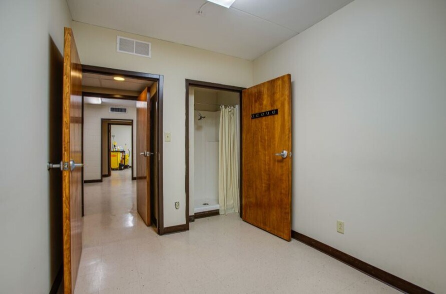 More Photos Of 1400 Hatcher Ln, Columbia Healthcare For Lease