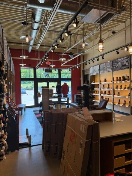 More Photos Of 50 Coughlin Ln, Delaware Storefront Retail Office For Lease