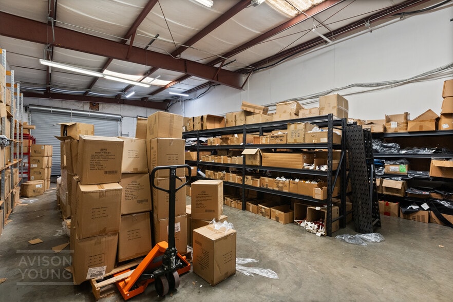 More Photos Of 175 Semoran Commerce Pl, Apopka Light Distribution For Sale