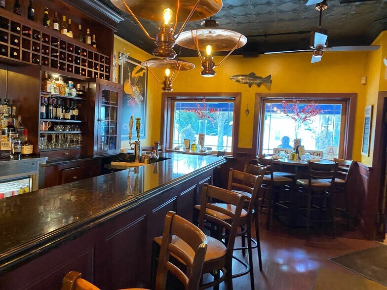 More Photos Of 390 City Island Ave, Bronx Restaurant For Lease