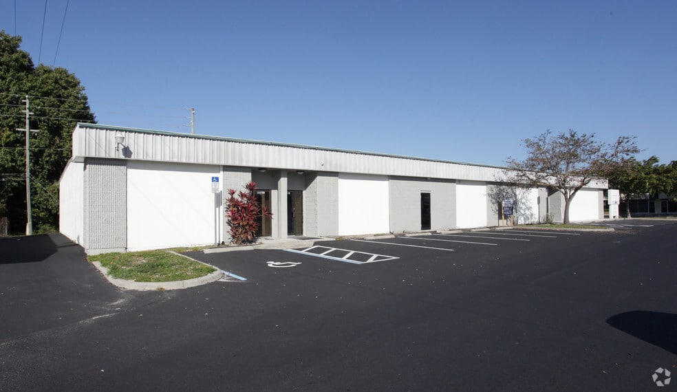 More Photos Of 4224 S Cleveland Ave, Fort Myers Unknown For Lease