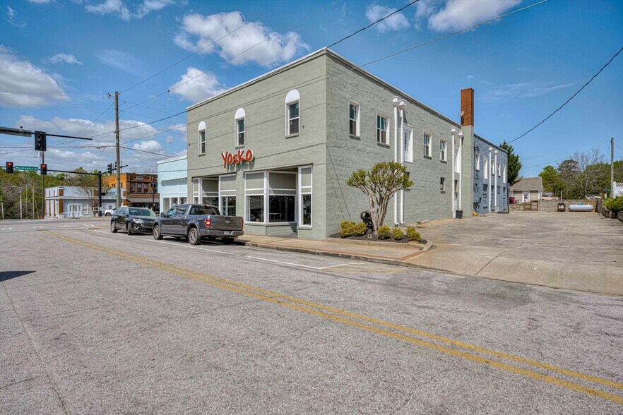 More Photos Of 111 Main Street, Lincolnton Flex For Sale