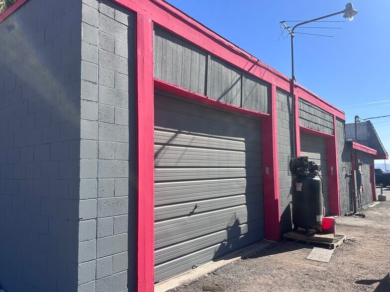 More Photos Of 689 N Bluff St, Saint George General Retail For Lease