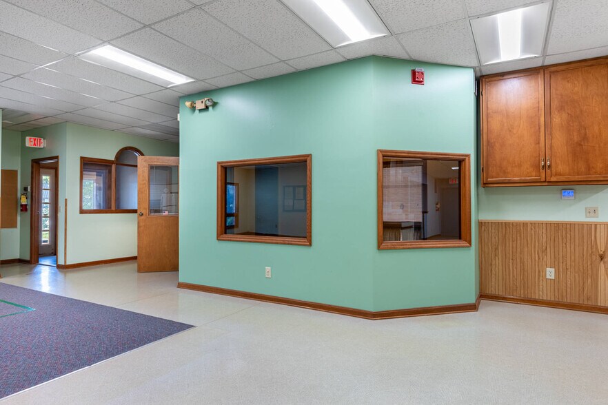 More Photos Of 71 Marco Ln, Washington Township Medical For Sale