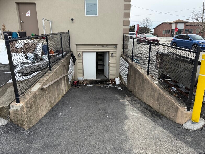 More Photos Of 751 Union Blvd, Allentown Storefront Retail Office For Sale