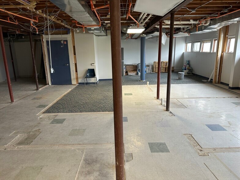 More Photos Of 325 E Centre Rd, Portage Office For Lease