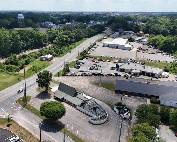 More Photos Of 675 Opelika Rd, Auburn Restaurant For Lease