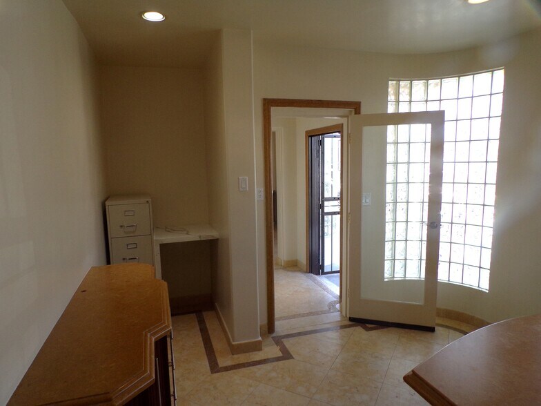 More Photos Of 1801 1st Street St, San Fernando Manufacturing For Sale