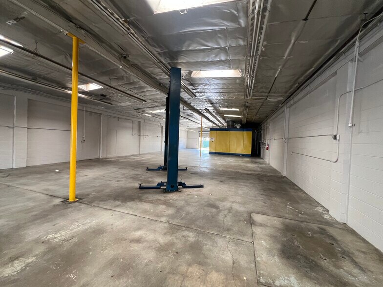 More Photos Of 500 S Raymond Ave, Fullerton Warehouse For Lease