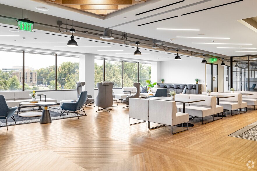 More Photos Of 3060 Williams Dr, Fairfax Office For Lease