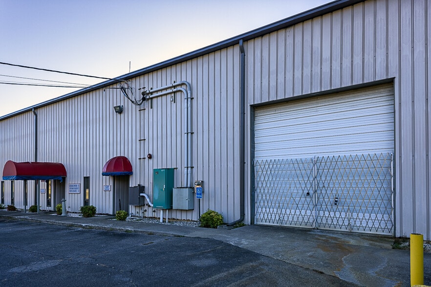 More Photos Of 101 Industrial Dr, Bristol Industrial For Sale