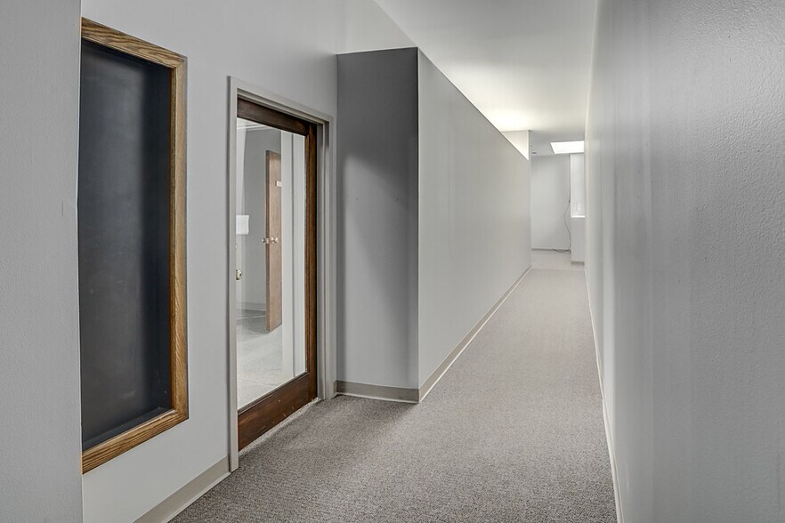 More Photos Of 118 W 5th St, Covington Loft Creative Space For Sale