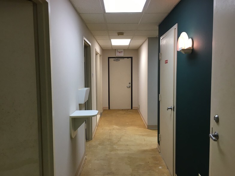 More Photos Of 1309-1315 Milstead Ave NE, Conyers Medical For Sale