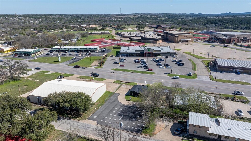 More Photos Of 608 SW Big Bend Trl, Glen Rose Restaurant For Sale