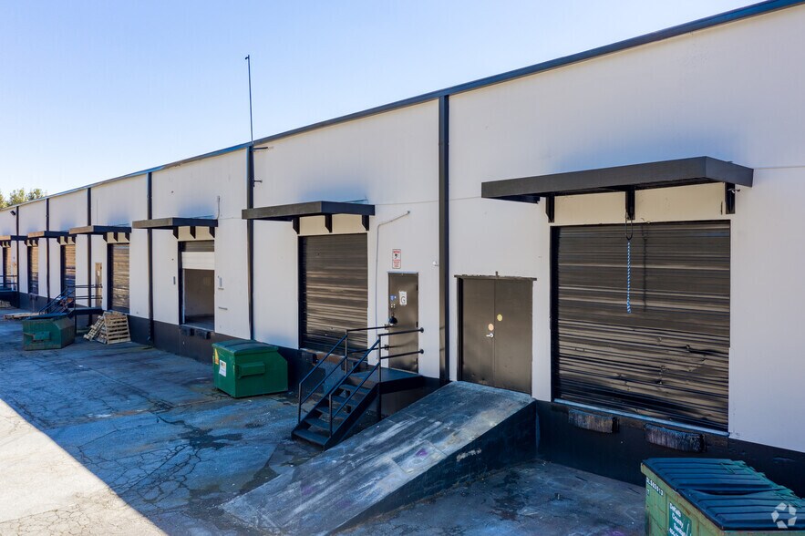 More Photos Of 2040 Steel Dr, Tucker Distribution For Lease