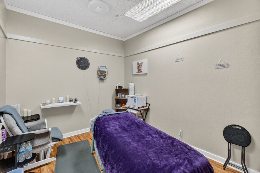 More Photos Of 400 Nevada Way, Boulder City General Retail For Sale