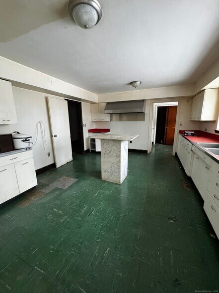 More Photos Of 11 Charter Oak Pl, Hartford Multifamily For Sale