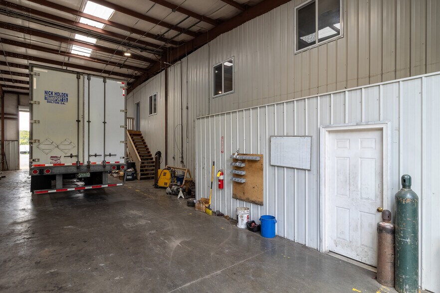More Photos Of 3656 Chattanooga Rd, Tunnel Hill Warehouse For Sale