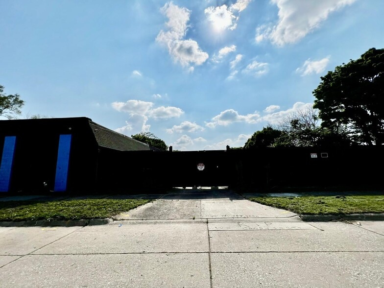 More Photos Of 6450 E Hancock St, Detroit Warehouse For Sale