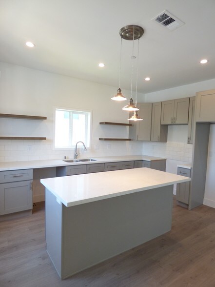 More Photos Of 1256 N Hobart Blvd, Los Angeles Apartments For Sale
