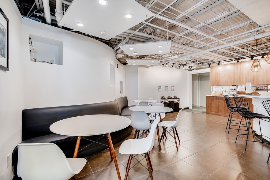 More Photos Of 1035 Pearl St, Boulder Office For Lease