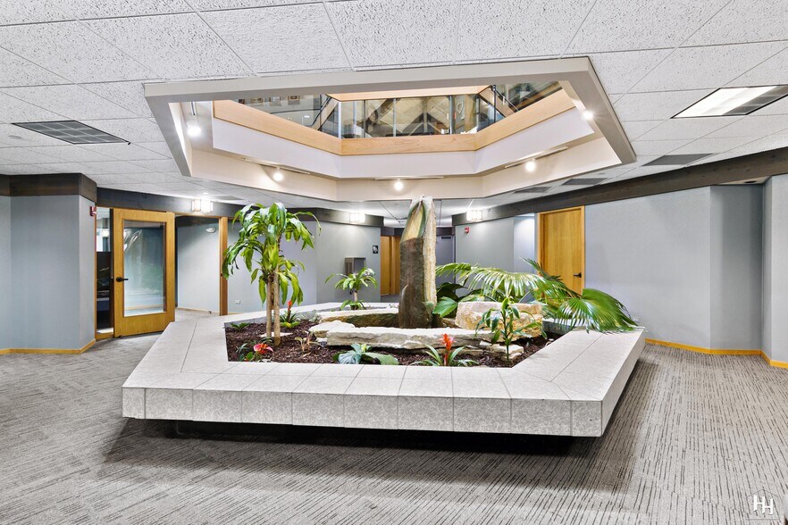 More Photos Of 970 McHenry Ave, Crystal Lake Medical For Sale