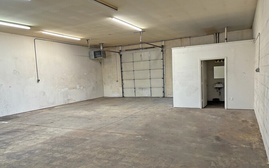 More Photos Of 1484-1490 Michigan Rd, Port Huron Storefront For Lease