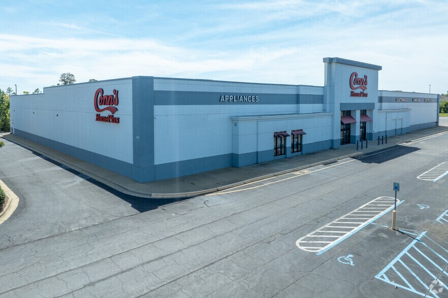 More Photos Of 2424 Eastern Blvd, Montgomery Storefront For Sale