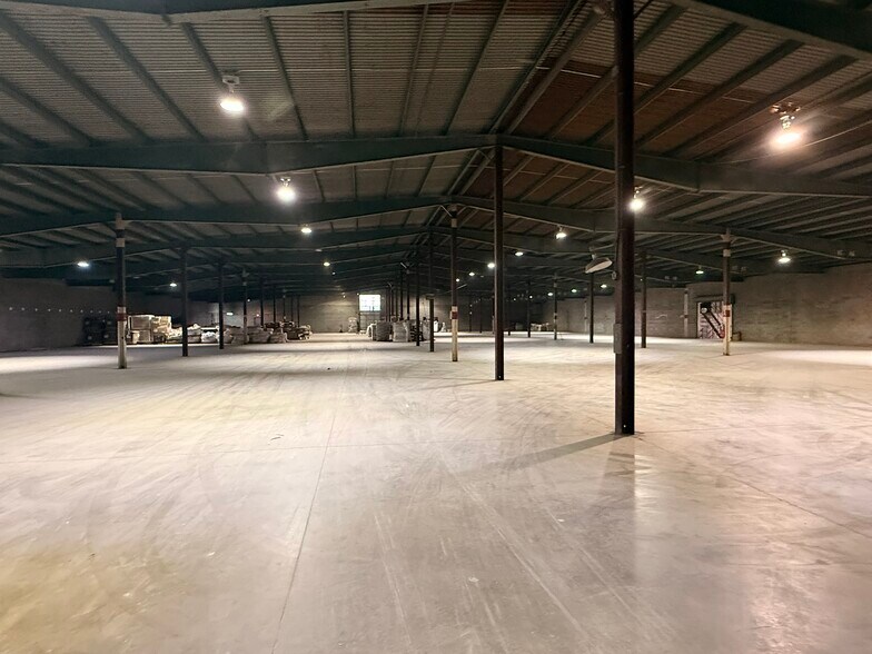 More Photos Of 451 Gordon St, Roseville Warehouse For Lease