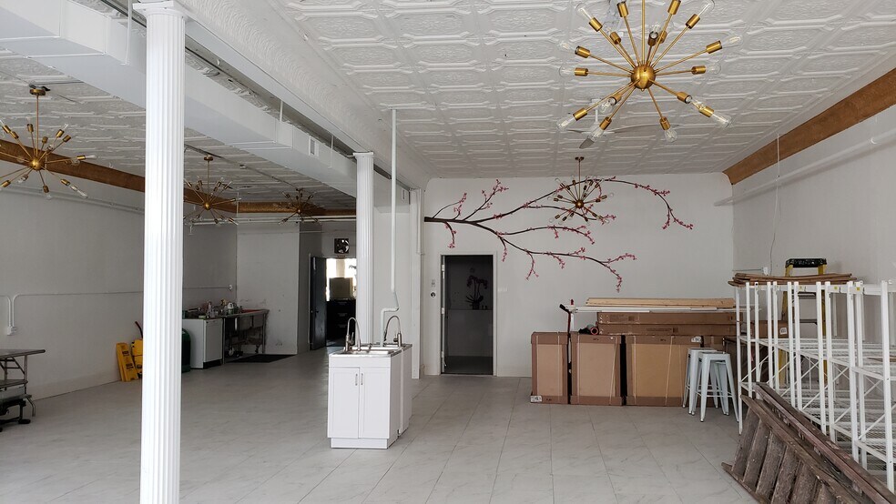 More Photos Of 2312 W Touhy Ave, Chicago General Retail For Sale