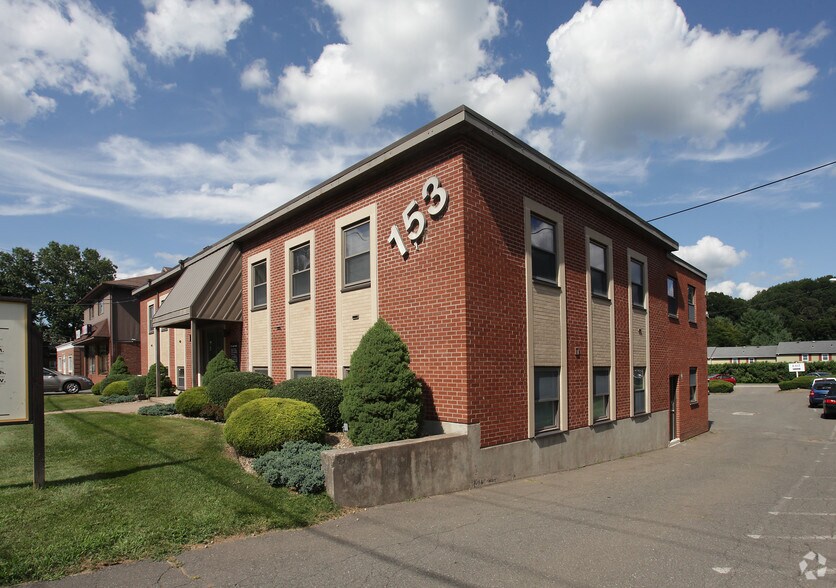 More Photos Of 153 Main St, Manchester Medical For Sale
