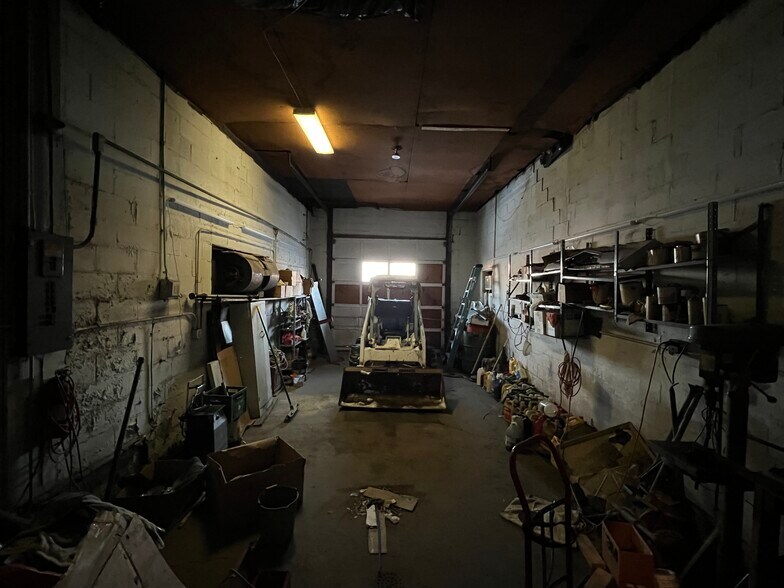 More Photos Of 2164 Guffey Rd, Irwin Supermarket For Sale