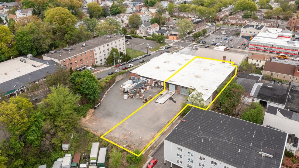 More Photos Of 349 Chestnut St, Passaic Warehouse For Lease