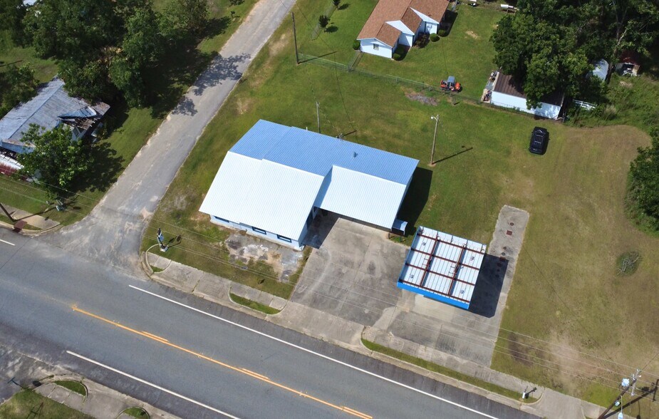 More Photos Of 3851 Harrington st, Oak Park Light Distribution For Sale