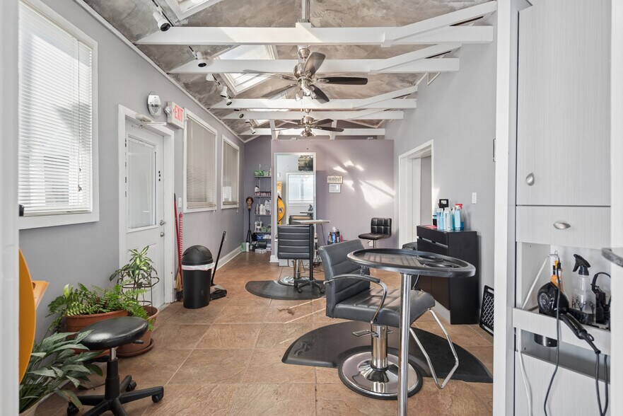 More Photos Of 2799 Bransford Ave, Nashville Office For Sale