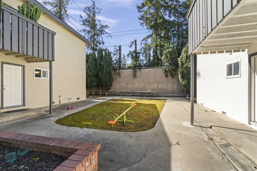 More Photos Of 935 Ravenscourt ave, Campbell Apartments For Sale