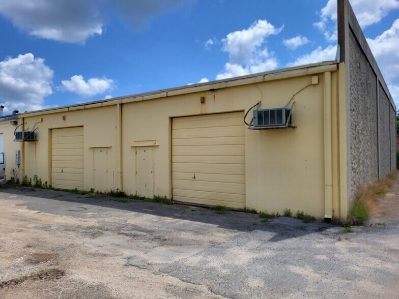 646 Anchors St NW, Fort Walton Beach, FL 32548 Warehouse For Sale