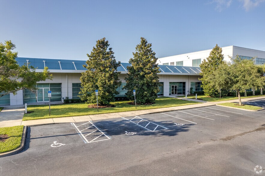 More Photos Of 12612 Challenger Pky, Orlando Unknown For Lease