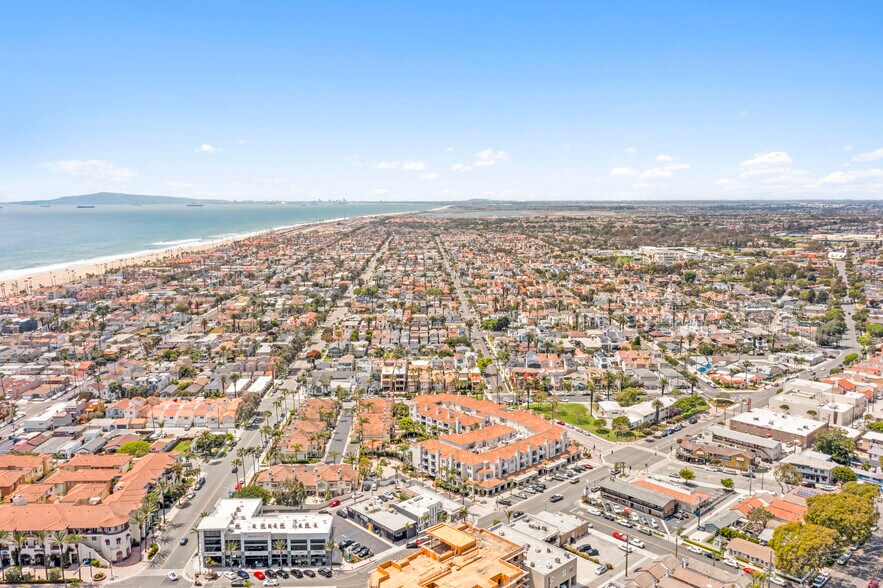 More Photos Of 501 Main St, Huntington Beach Storefront Retail Residential For Lease