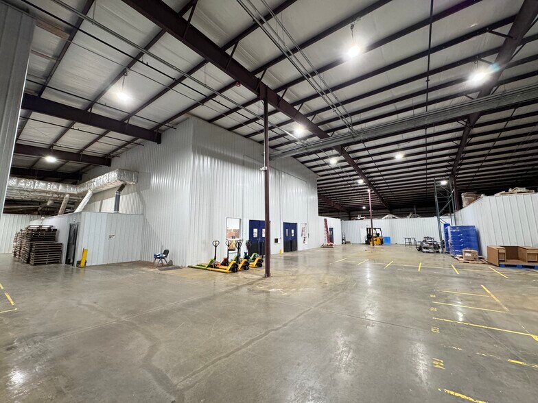 More Photos Of 655 10th St, Cedartown Warehouse For Sale