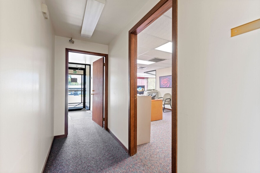 More Photos Of 6000 Fashion Blvd, Salt Lake City Office For Sale