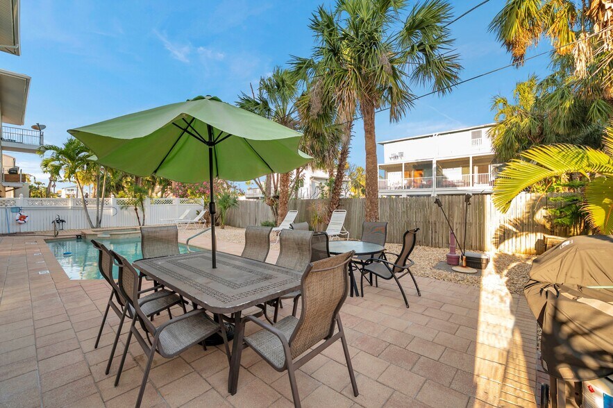 More Photos Of 1809 Gulf Blvd, Indian Rocks Beach Apartments For Sale