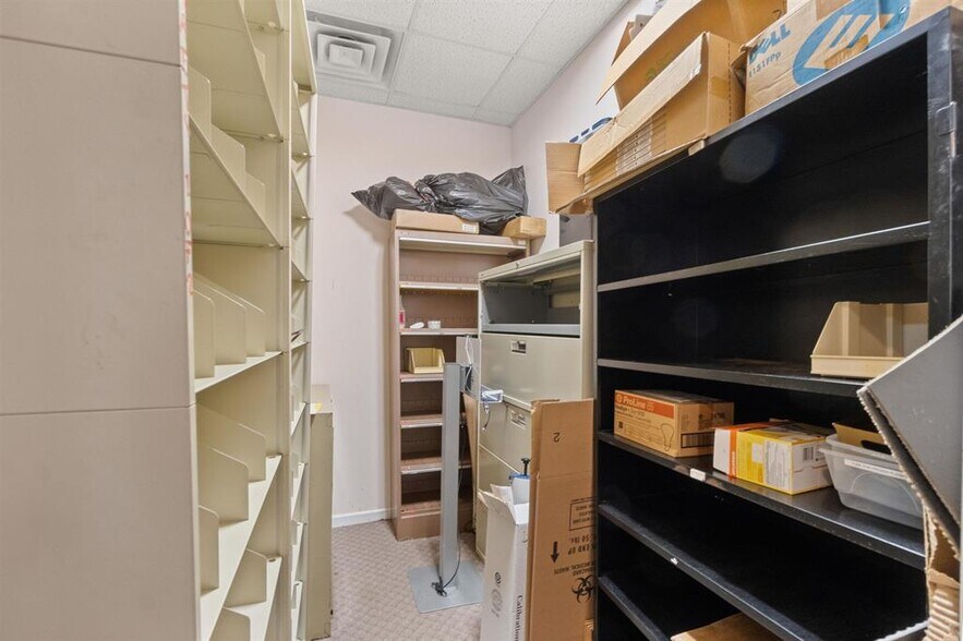 More Photos Of 391 Kennedy Blvd, Bayonne Medical For Sale