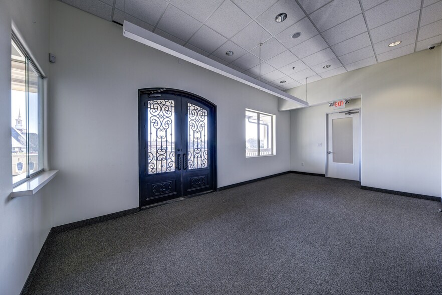 More Photos Of 4865 Hedgcoxe Rd, Plano Medical For Lease